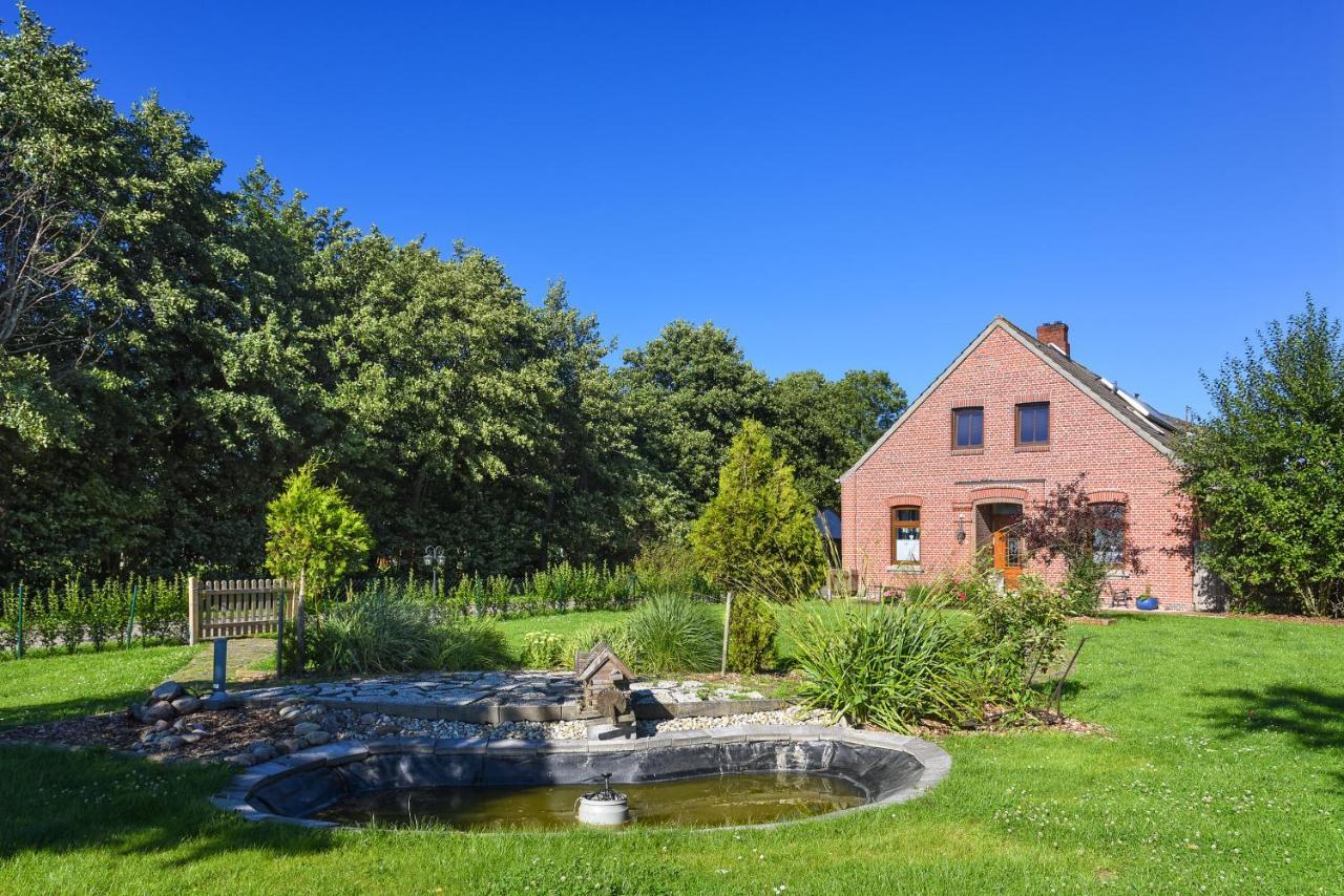 Ferienwohnungen Auf Dem Ferienhof Klein Husums Вердум Екстериор снимка